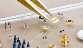 上海江诗丹顿指定维修门店打开表壳